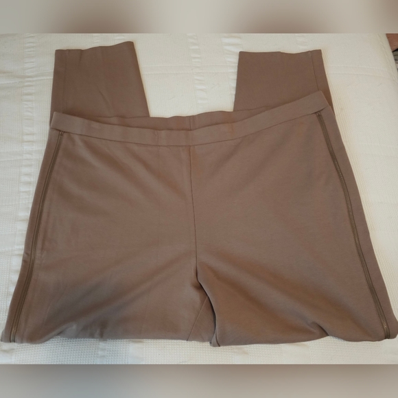 Ashro Plus Size Leggings - Picture 1 of 5